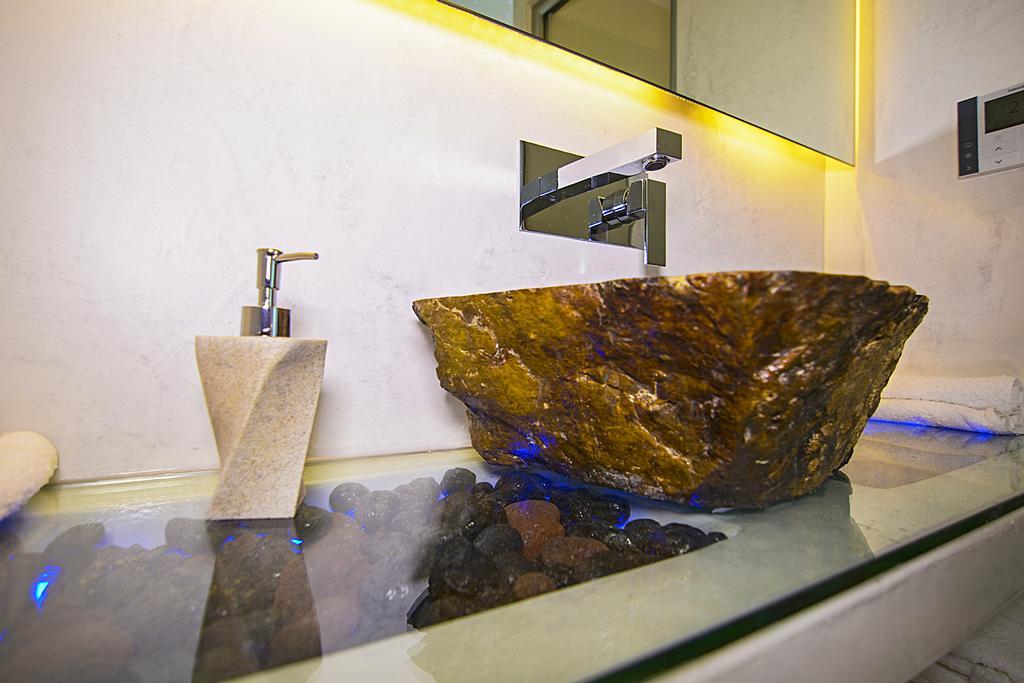 Santorini Loft Apartment Kamari  Ngoại thất bức ảnh